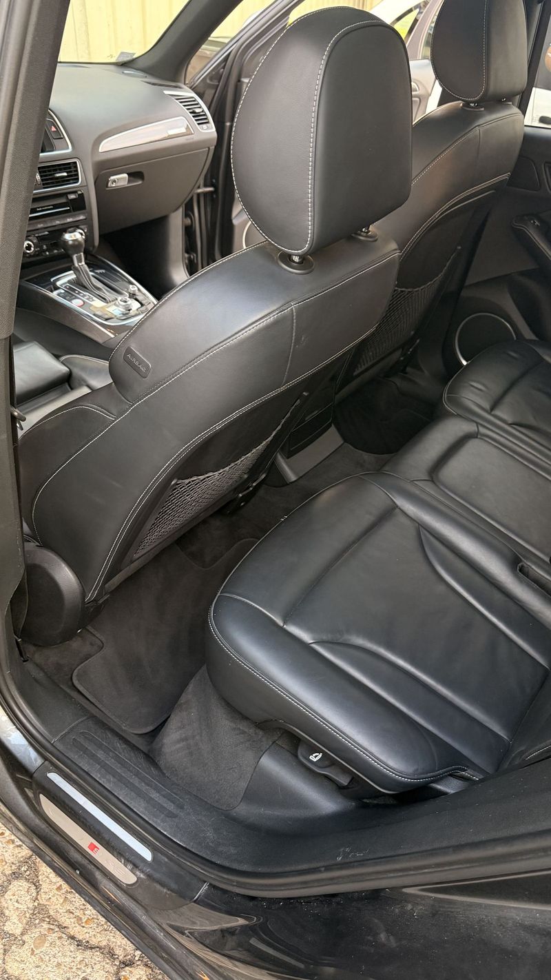 Sièges cuir Audi SQ5 nettoyés et nourris par Care